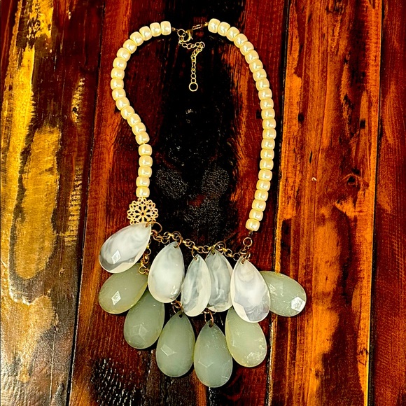 Jewelry - Joan Rivers teardrop necklace